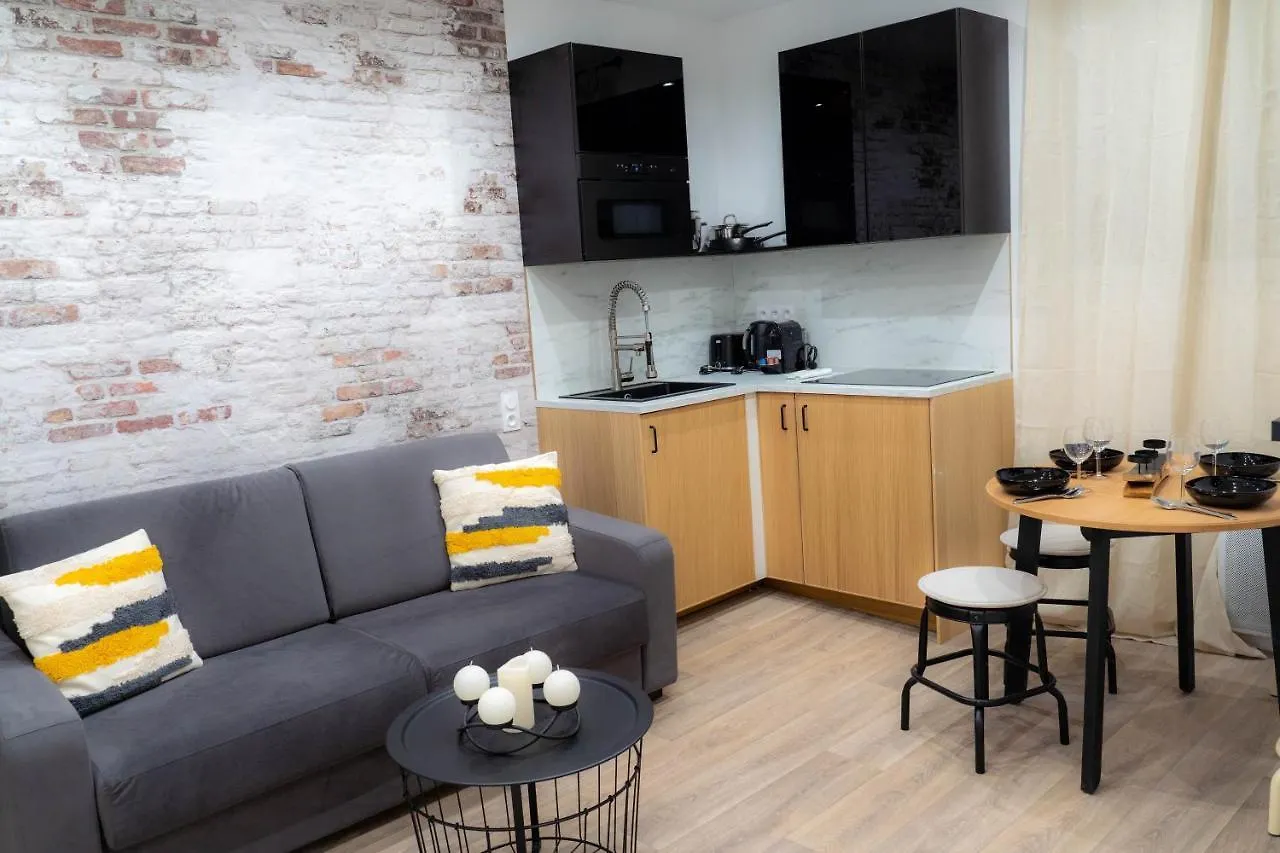 Rent A - Cosy 1bdr Apartment *